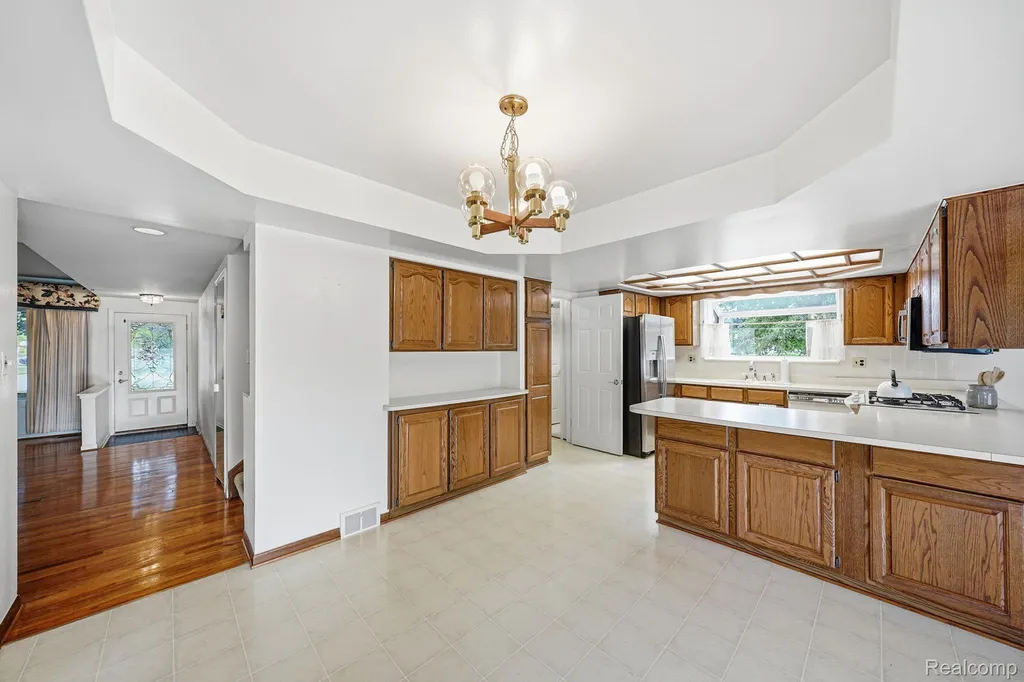 17320 Brill Drive Clinton Charter Township MI 48035