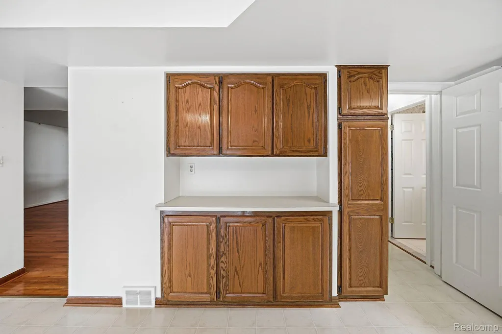 17320 Brill Drive Clinton Charter Township MI 48035