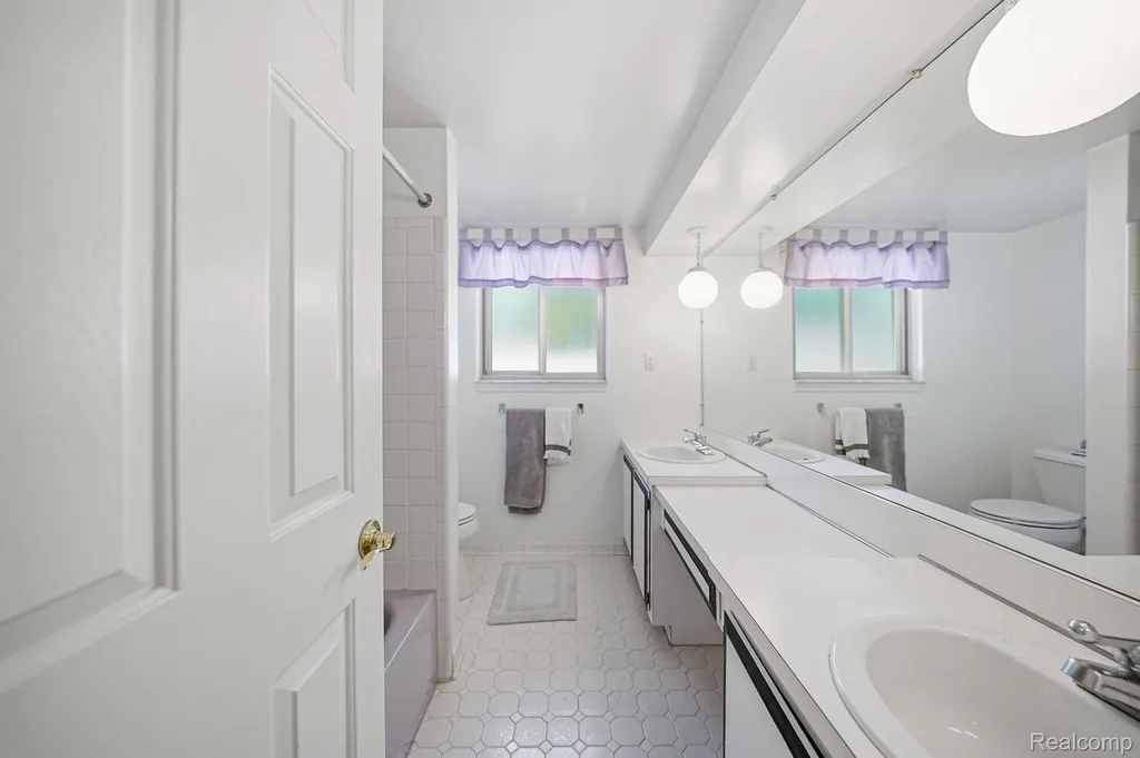 17320 Brill Drive Clinton Charter Township MI 48035