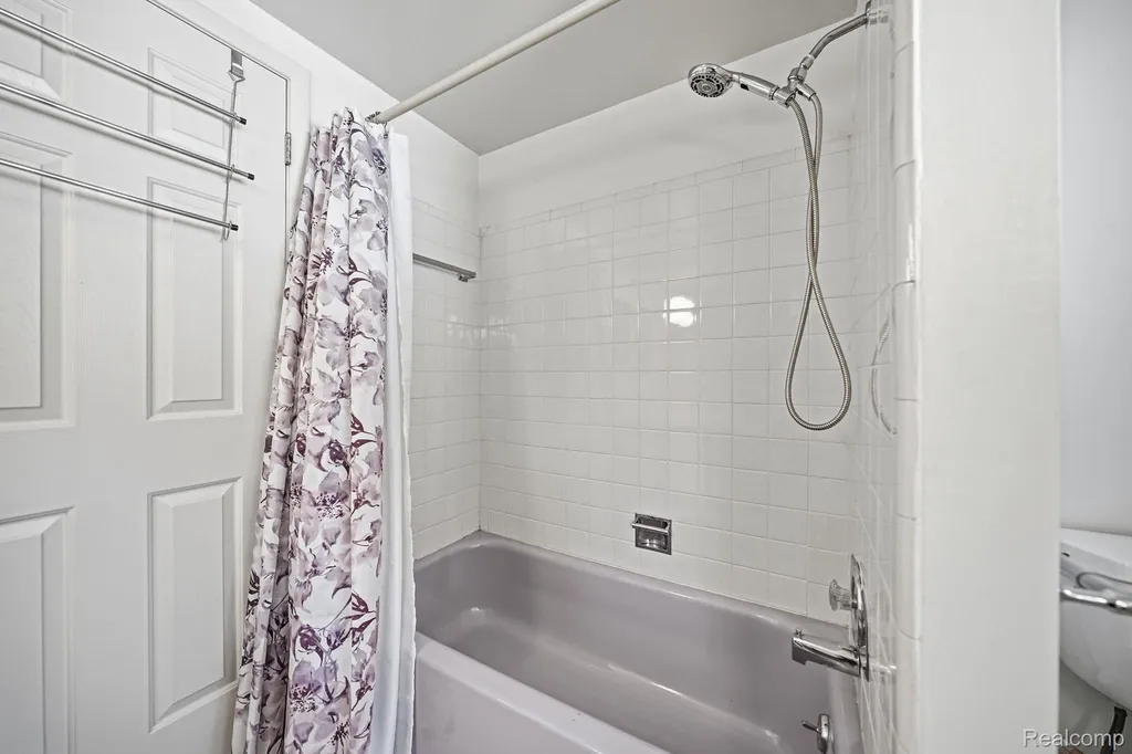 17320 Brill Drive Clinton Charter Township MI 48035