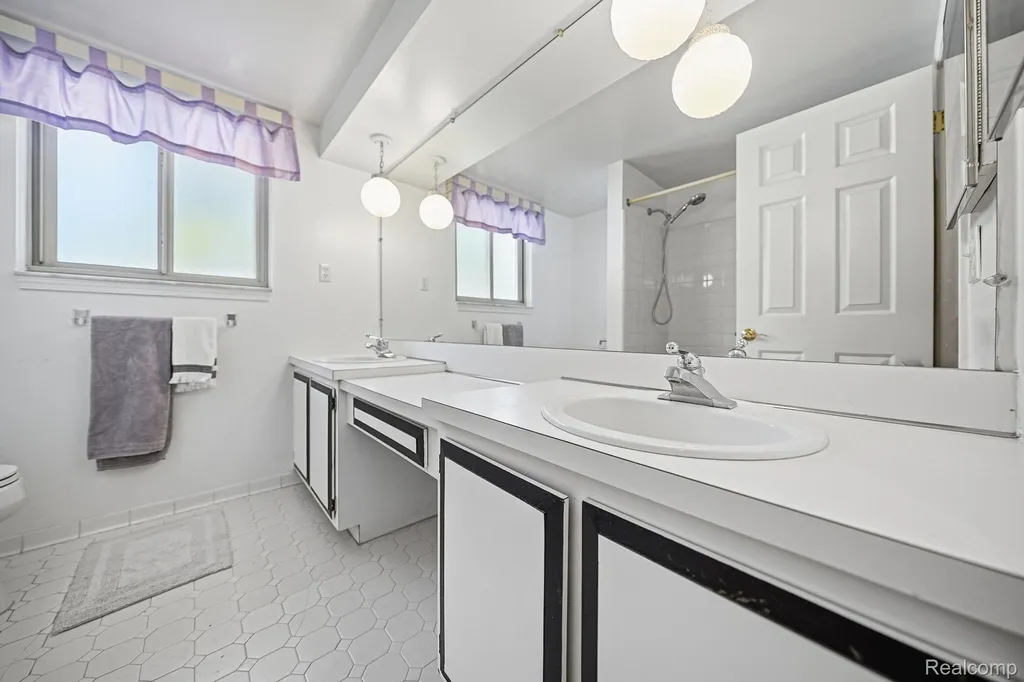 17320 Brill Drive Clinton Charter Township MI 48035