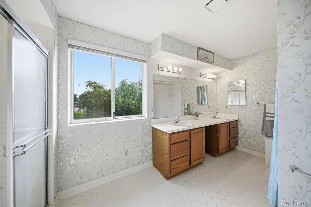 17320 Brill Drive Clinton Charter Township MI 48035