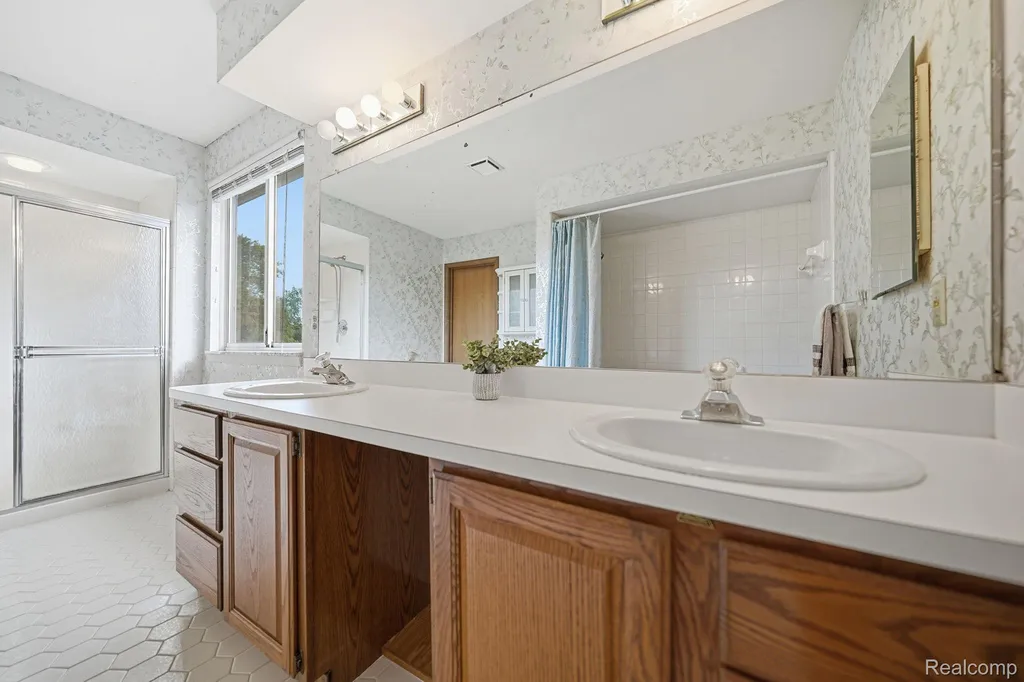 17320 Brill Drive Clinton Charter Township MI 48035