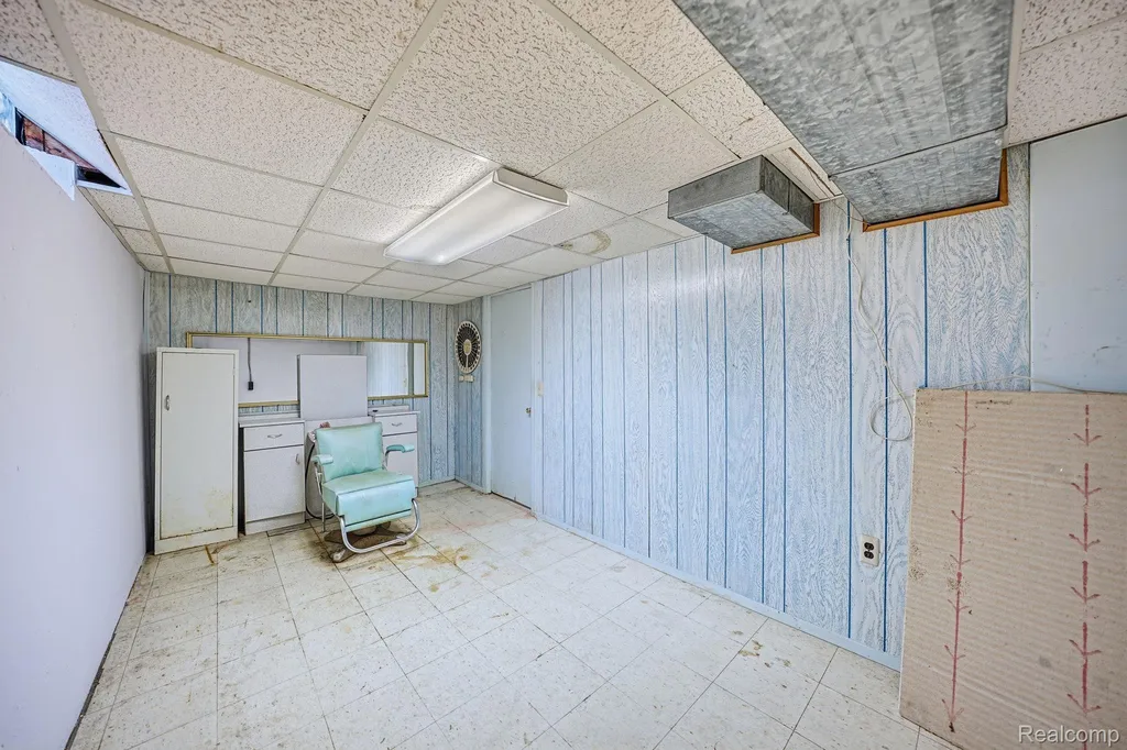 17320 Brill Drive Clinton Charter Township MI 48035