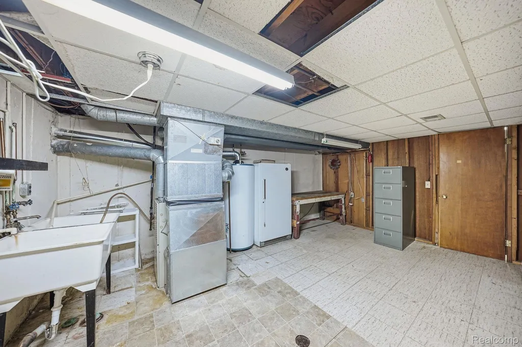 17320 Brill Drive Clinton Charter Township MI 48035