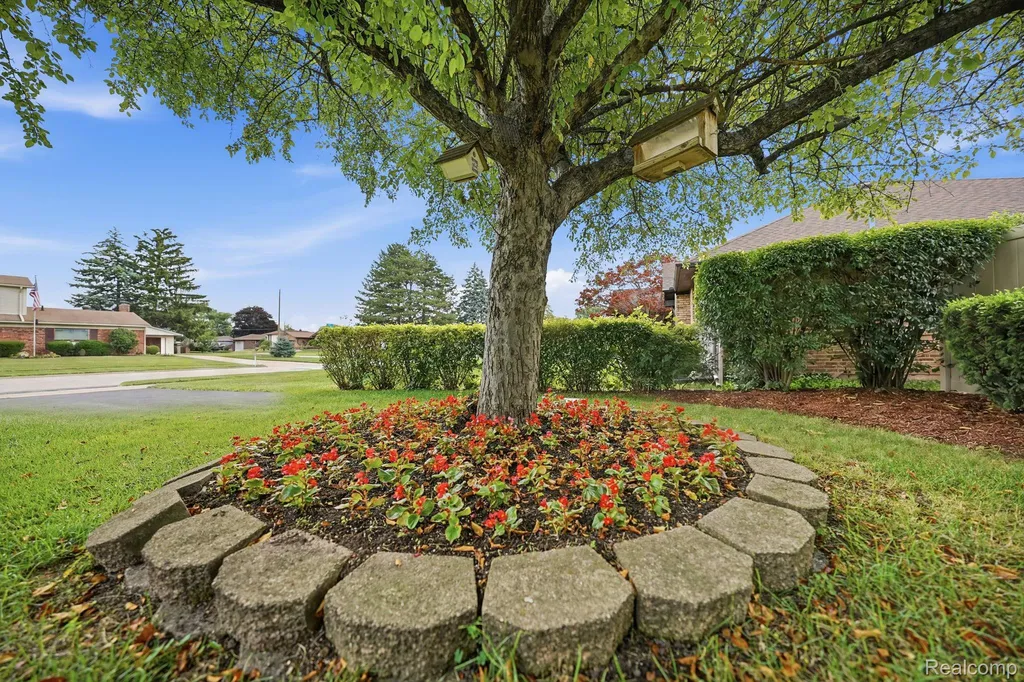17320 Brill Drive Clinton Charter Township MI 48035