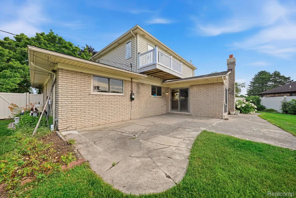 17320 Brill Drive Clinton Charter Township MI 48035