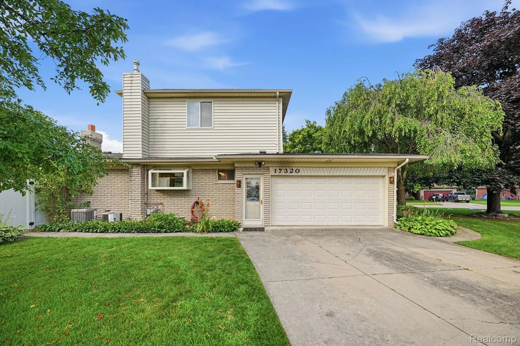 17320 Brill Drive Clinton Charter Township MI 48035