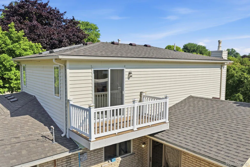 17320 Brill Drive Clinton Charter Township MI 48035