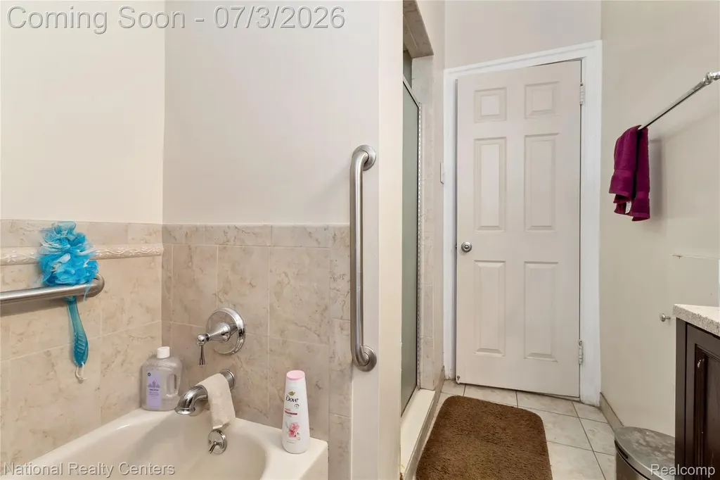 14376 Mansfield Street Detroit City MI 48227