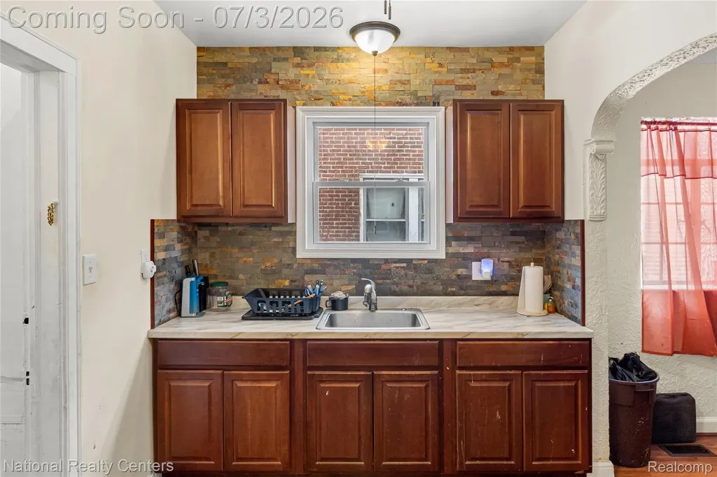 14376 Mansfield Street Detroit City MI 48227