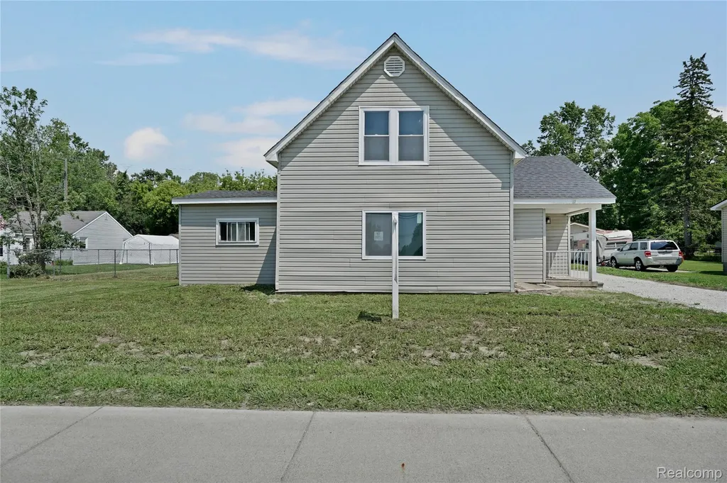 914 Chartier Street Marine City City MI 48039