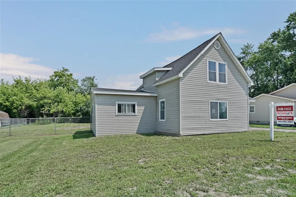 914 Chartier Street Marine City City MI 48039