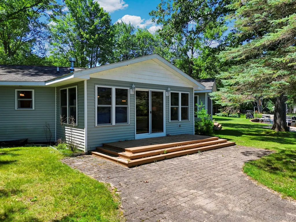 1192 Lake James Drive Denton Township MI 48651