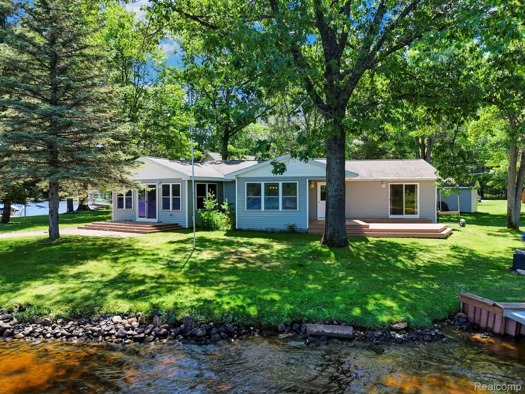 1192 Lake James Drive Denton Township MI 48651