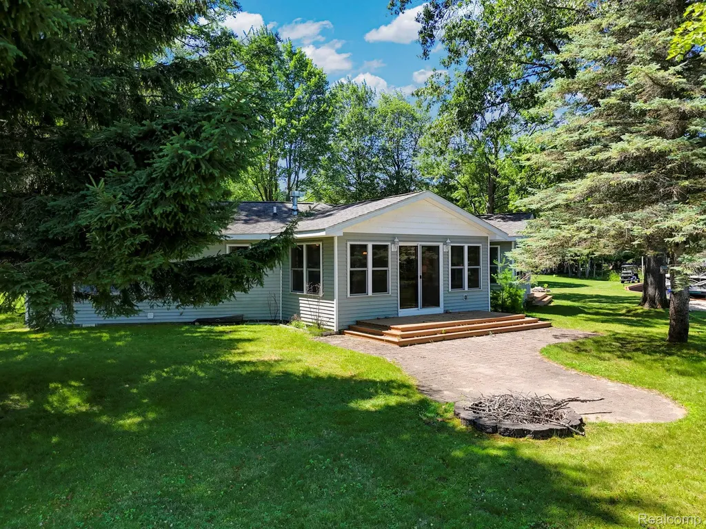1192 Lake James Drive Denton Township MI 48651