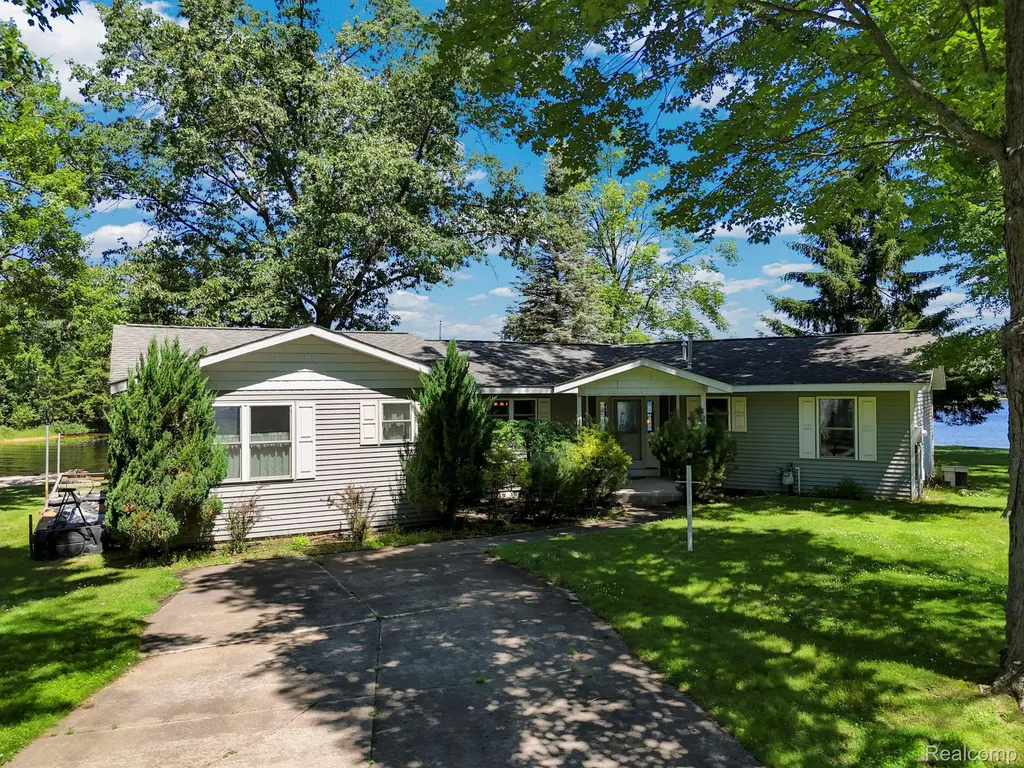 1192 Lake James Drive Denton Township MI 48651