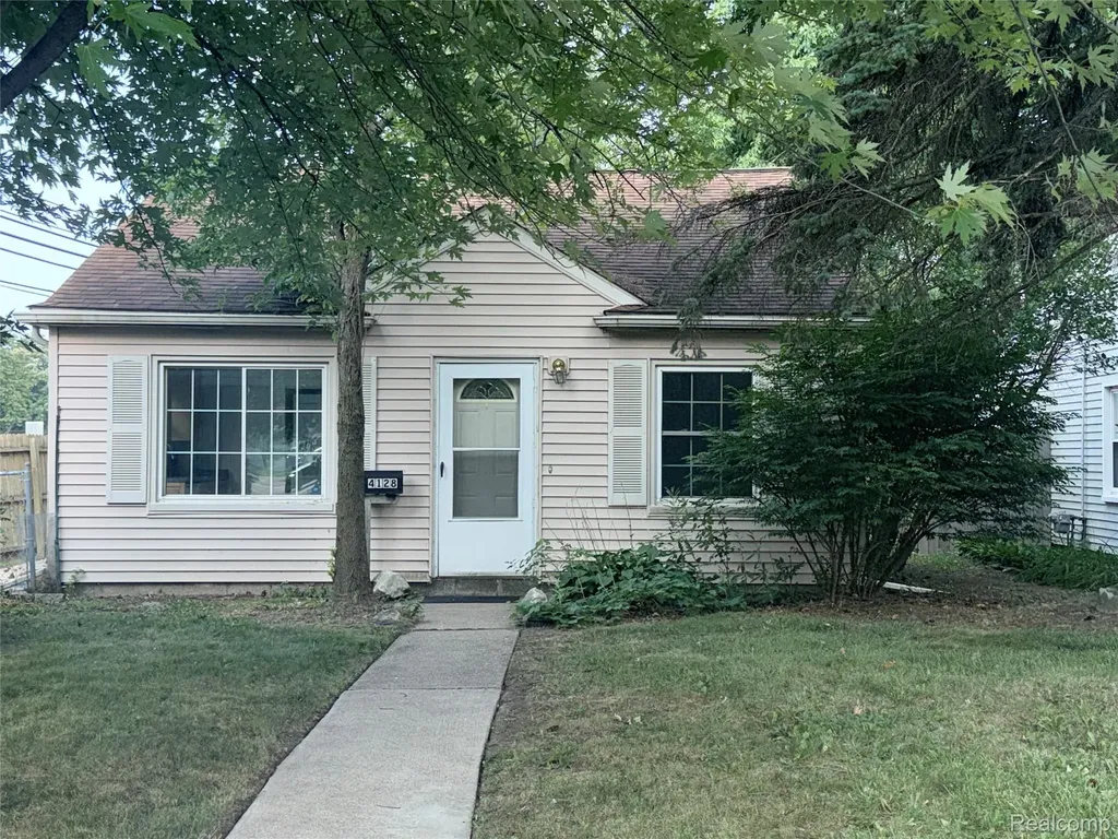 4128 Elmhurst Avenue Royal Oak City MI 48073