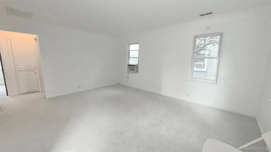 4128 Elmhurst Avenue Royal Oak City MI 48073