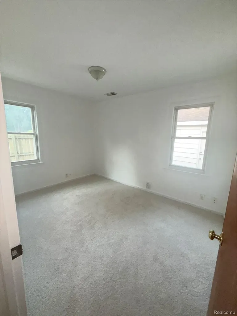 4128 Elmhurst Avenue Royal Oak City MI 48073