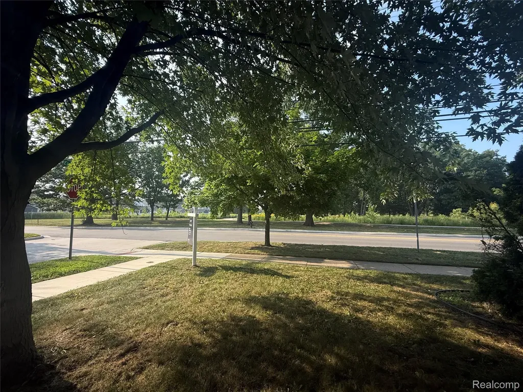 4128 Elmhurst Avenue Royal Oak City MI 48073