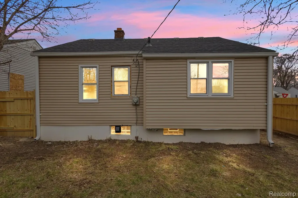 8401 Fielding Street Detroit City MI 48228
