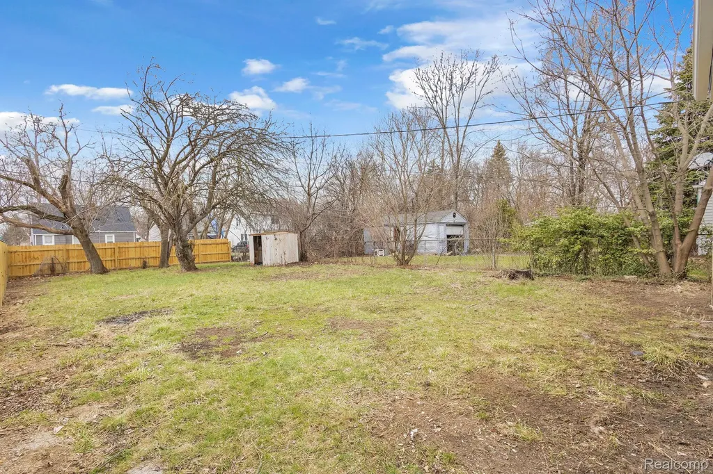 8401 Fielding Street Detroit City MI 48228
