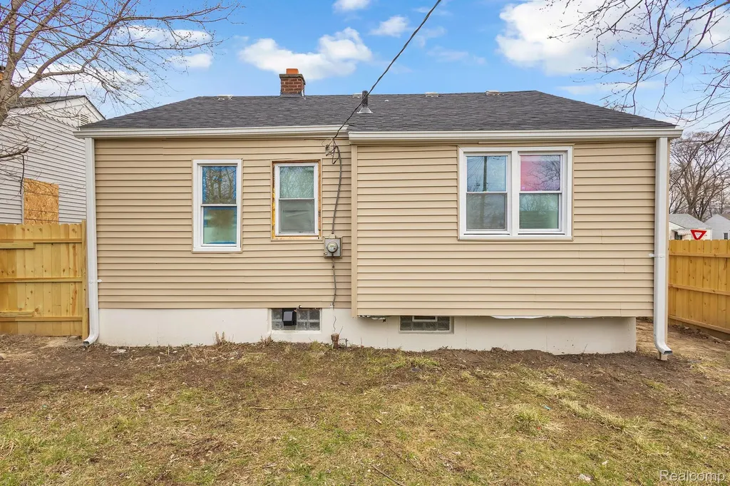 8401 Fielding Street Detroit City MI 48228