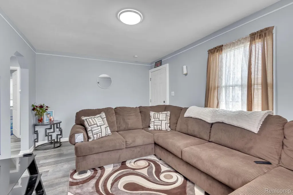 8401 Fielding Street Detroit City MI 48228