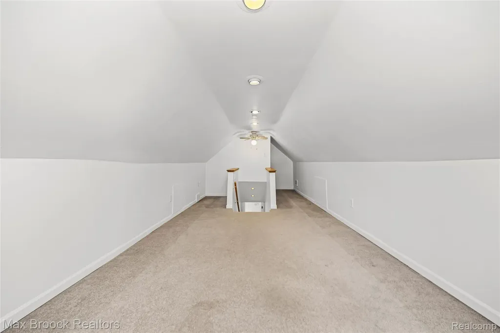 20240 Hollywood Street Harper Woods City MI 48225