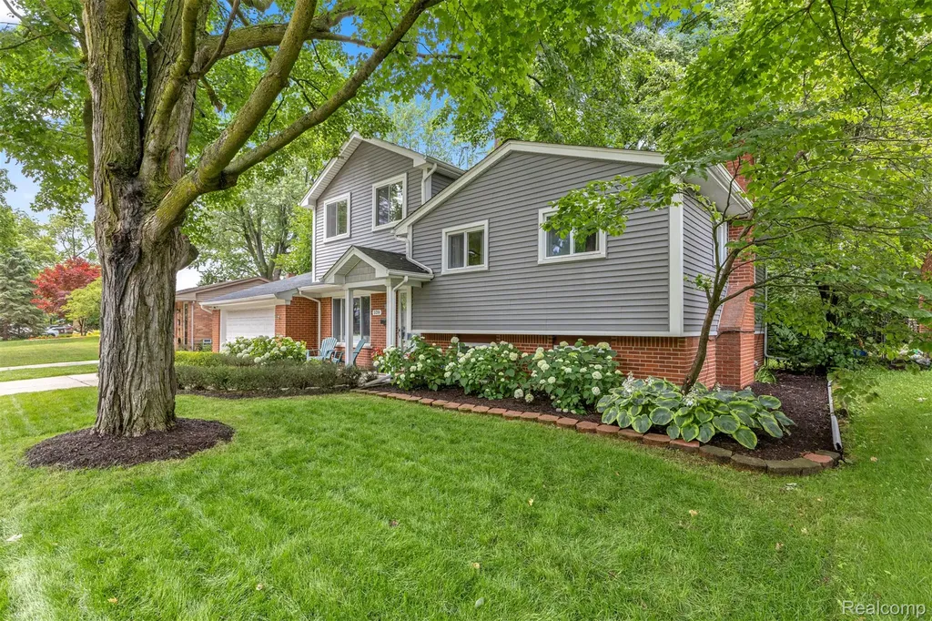 520 Byron Street Plymouth City MI 48170