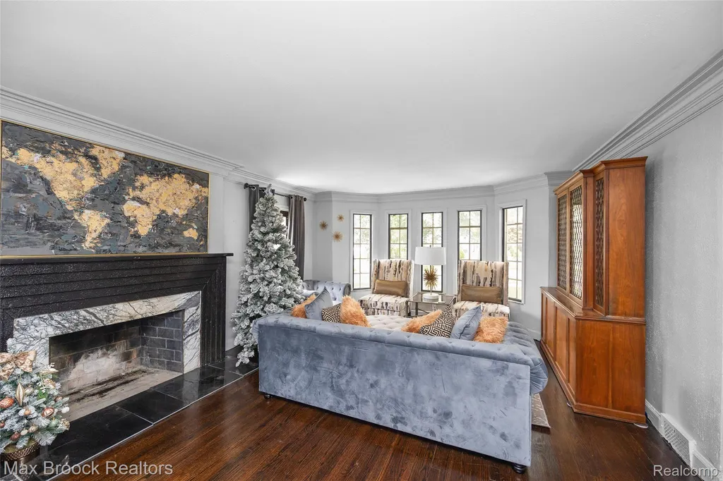 20096 Shrewsbury Road Detroit City MI 48221