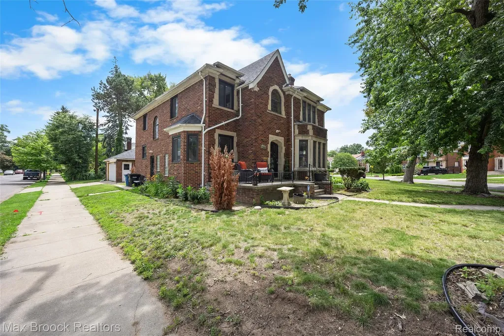 20096 Shrewsbury Road Detroit City MI 48221