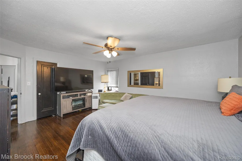 20096 Shrewsbury Road Detroit City MI 48221