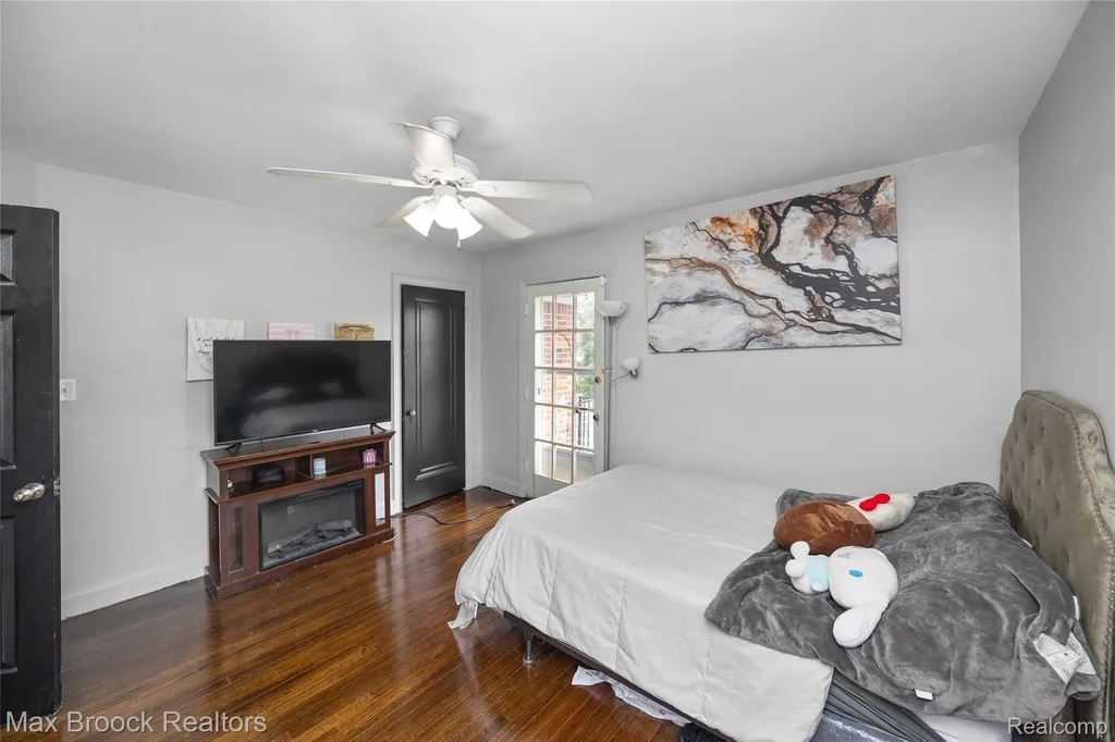 20096 Shrewsbury Road Detroit City MI 48221