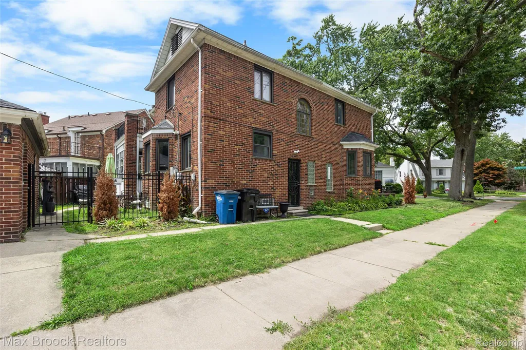 20096 Shrewsbury Road Detroit City MI 48221