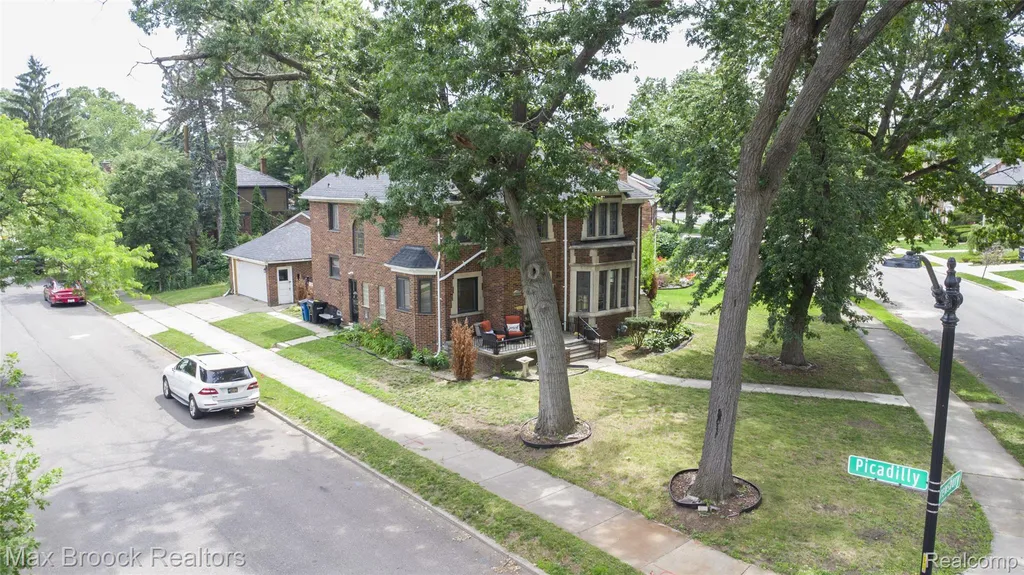 20096 Shrewsbury Road Detroit City MI 48221