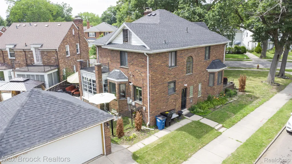 20096 Shrewsbury Road Detroit City MI 48221