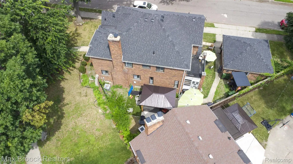 20096 Shrewsbury Road Detroit City MI 48221