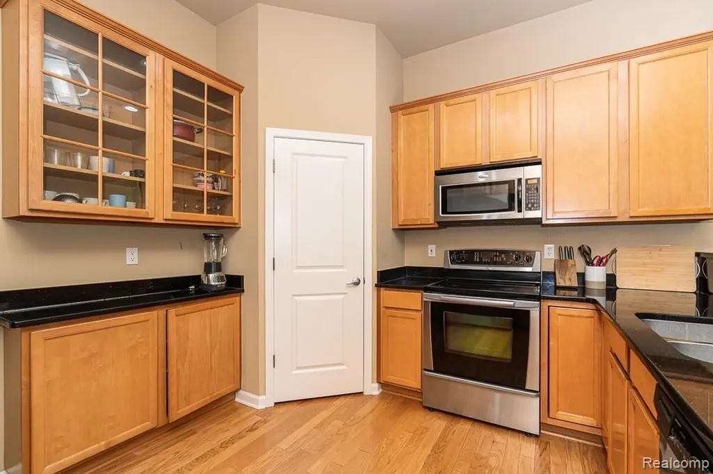 2230 Palmetto Commerce Charter Township MI 48382