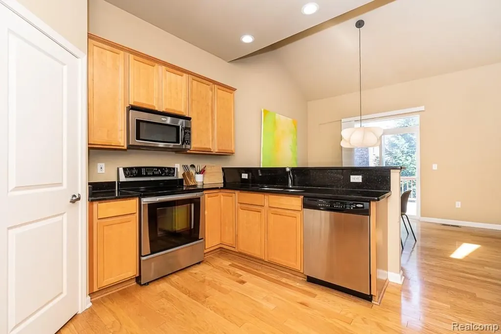 2230 Palmetto Commerce Charter Township MI 48382