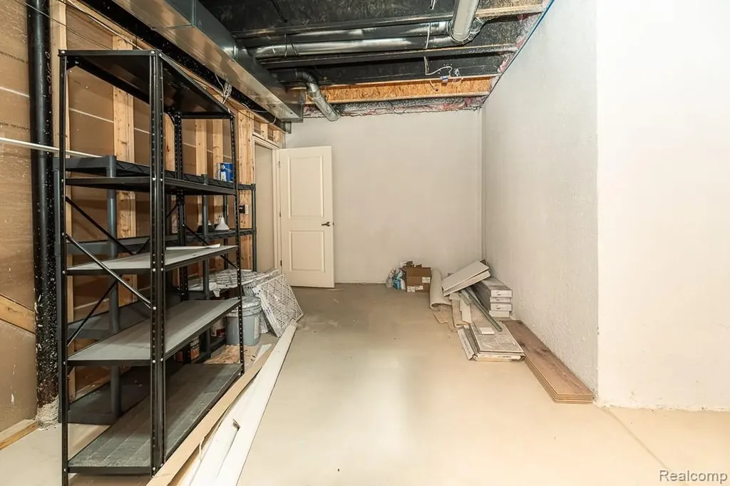 2230 Palmetto Commerce Charter Township MI 48382