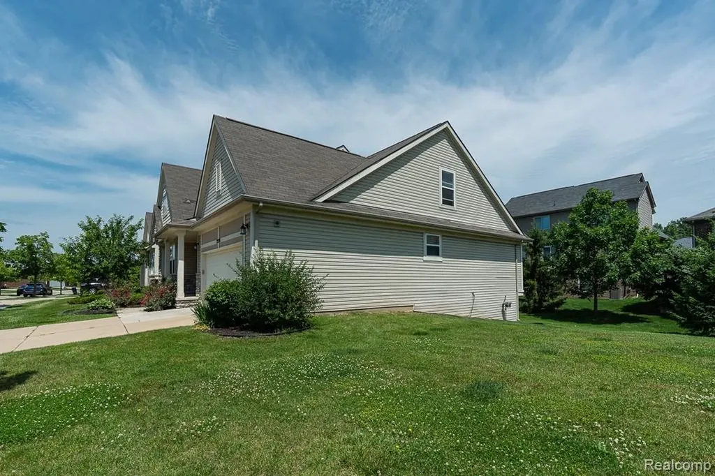 2230 Palmetto Commerce Charter Township MI 48382