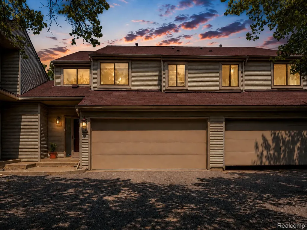 754 Ashley Circle Rochester Hills City MI 48307