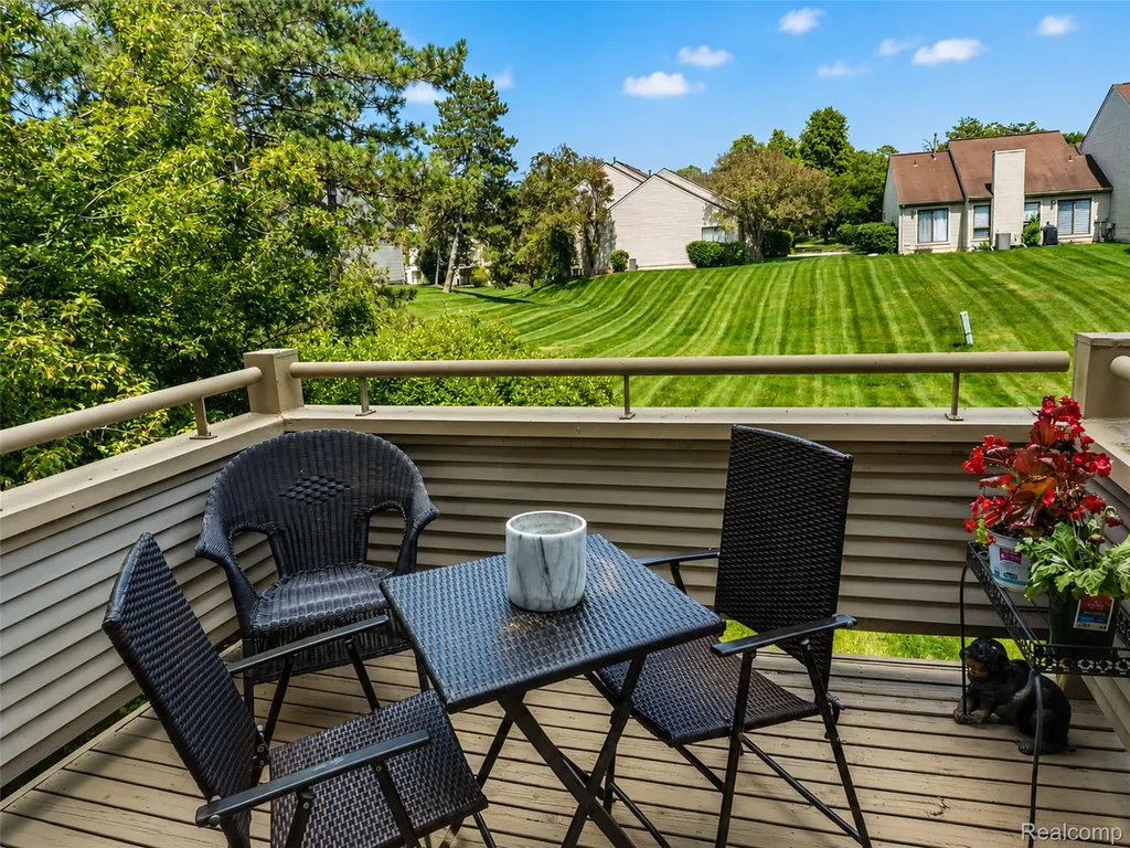 754 Ashley Circle Rochester Hills City MI 48307
