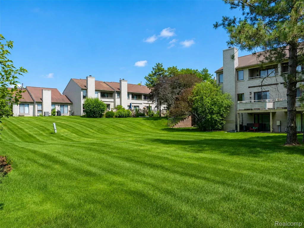 754 Ashley Circle Rochester Hills City MI 48307