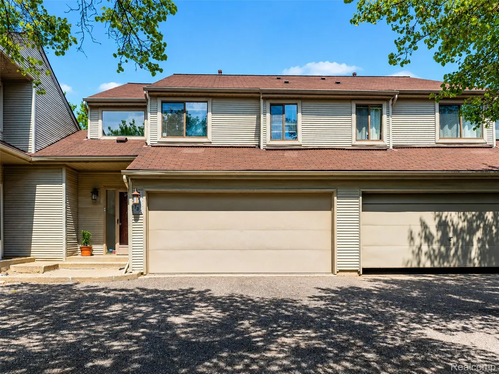 754 Ashley Circle Rochester Hills City MI 48307