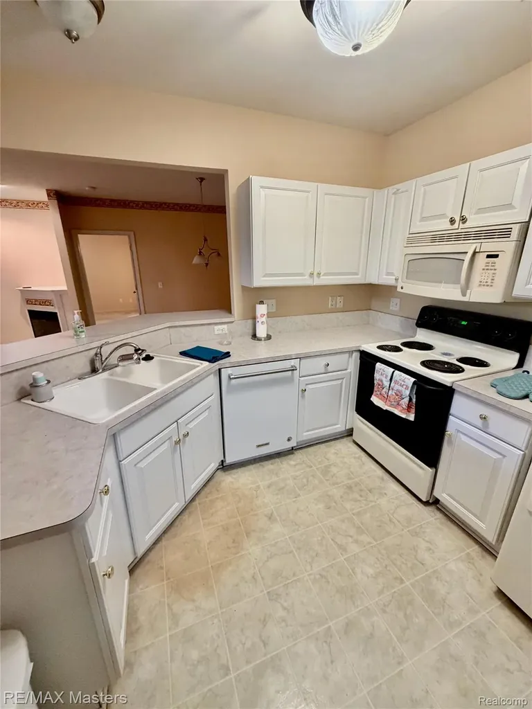 543 Mulberry Street Wyandotte City MI 48192