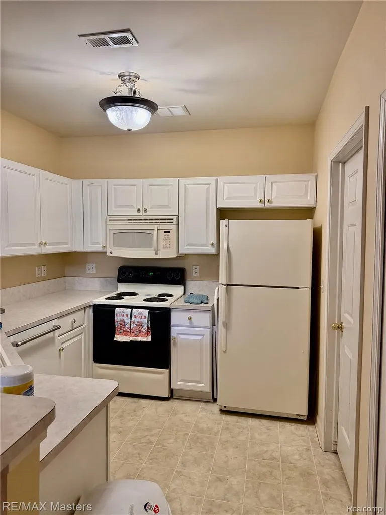 543 Mulberry Street Wyandotte City MI 48192