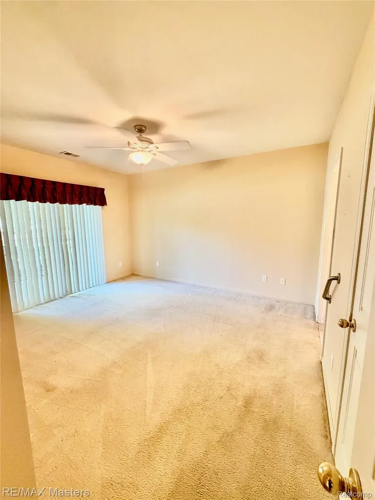 543 Mulberry Street Wyandotte City MI 48192